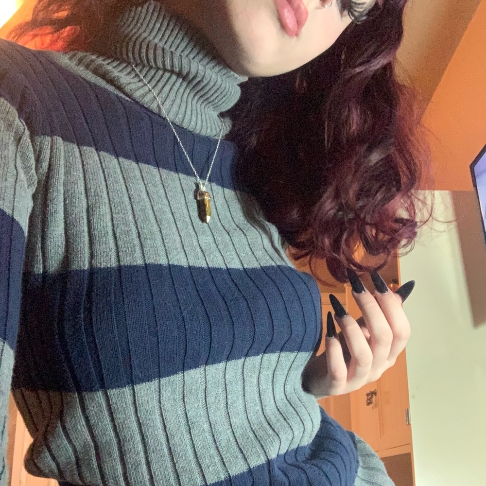 long sleeved thick knit gap sweater 🖤